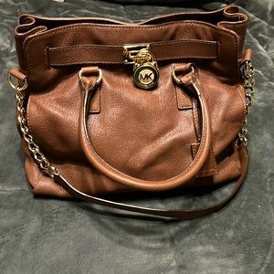 Michael Kors Hamilton Luggage Handbag (large)